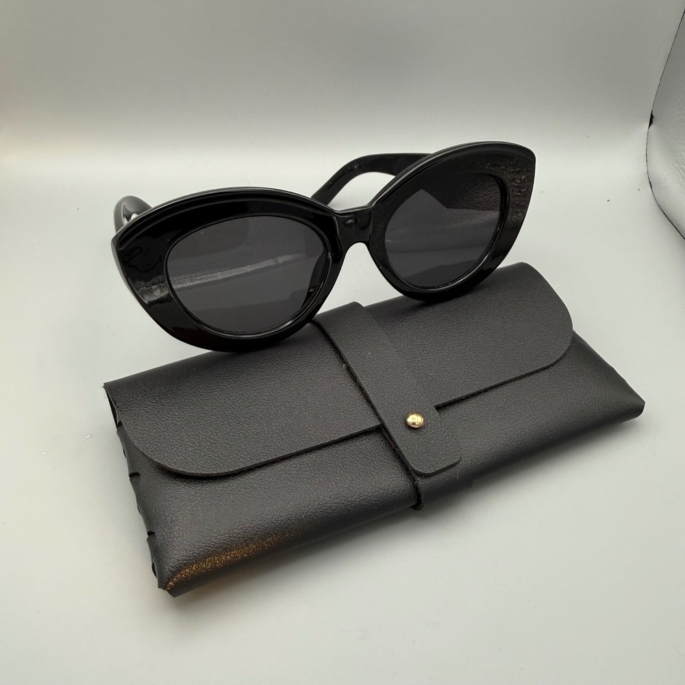 Free People Sunglasses Womens Black Cat Eye Retro Oversized OB922158 Case Indie